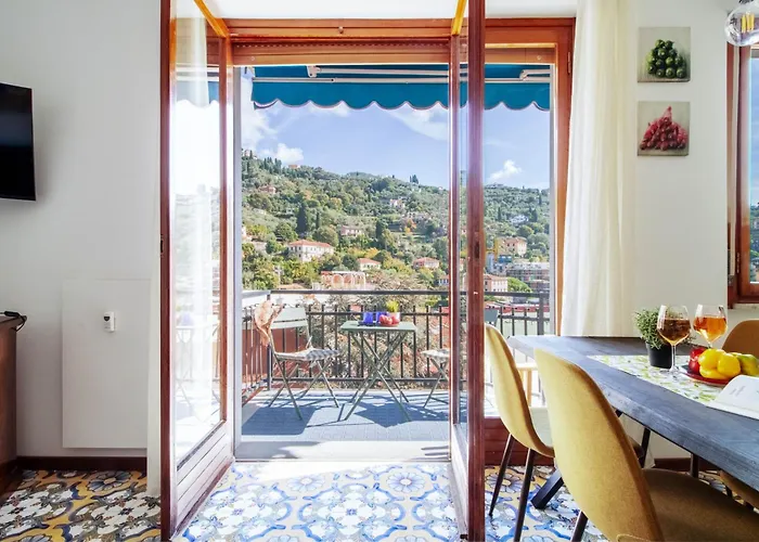 Sole E Colline شقة